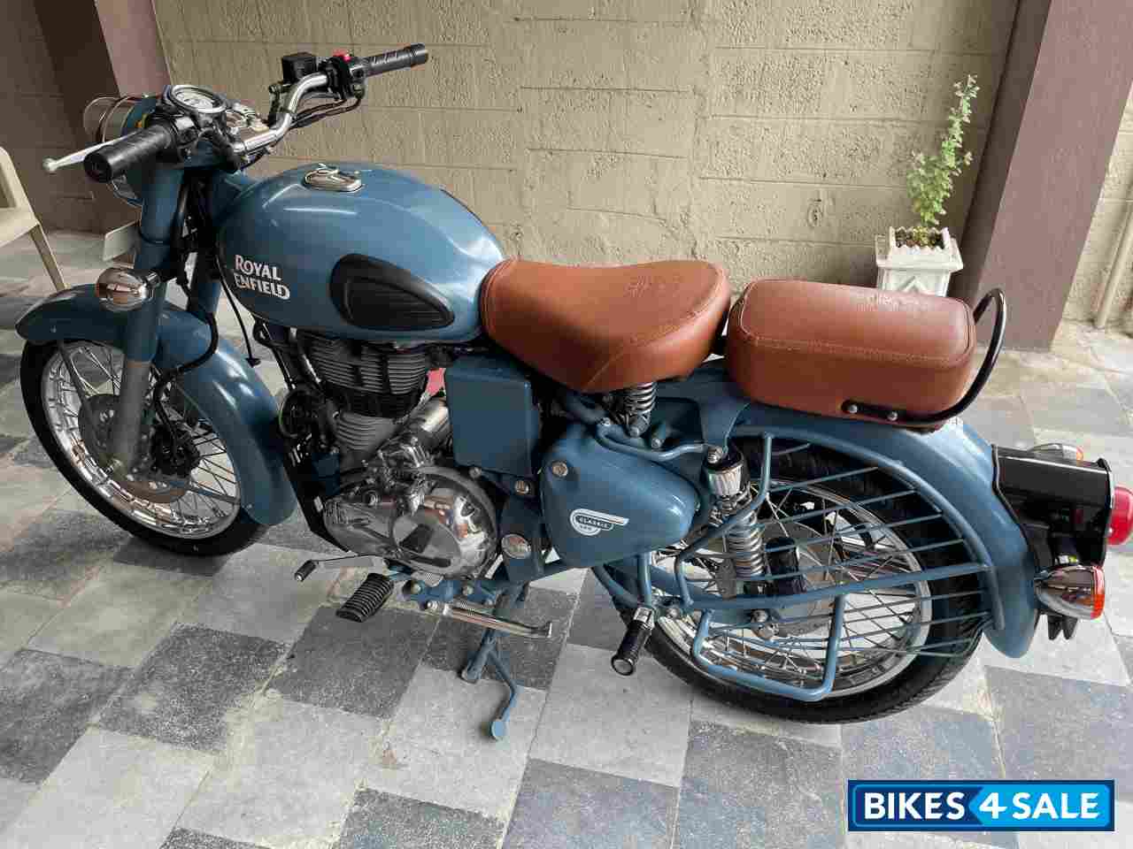 Royal Enfield Classic Squadron Blue