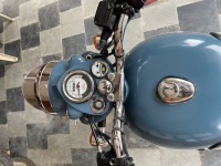 Royal Enfield Classic Squadron Blue