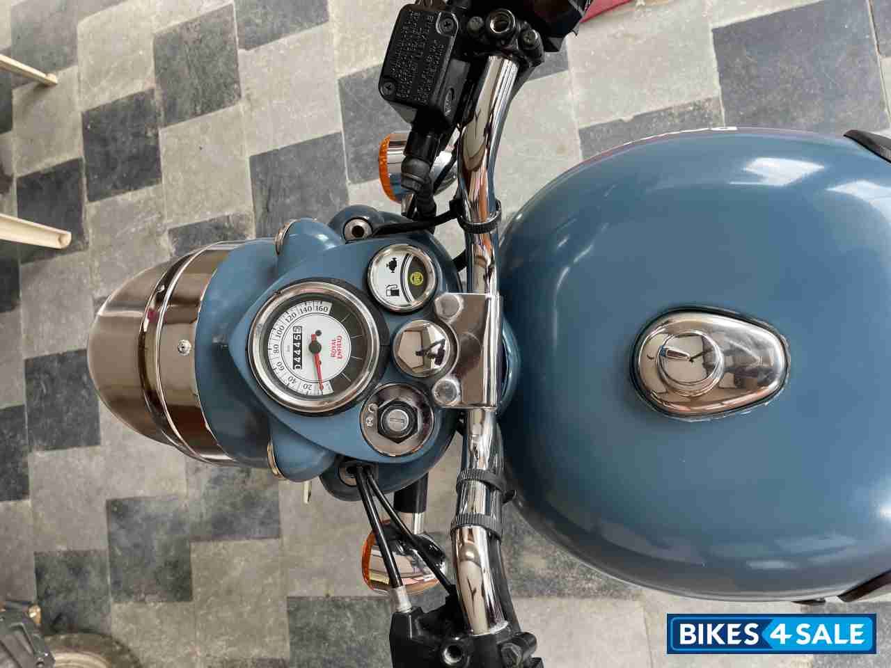 Royal Enfield Classic Squadron Blue