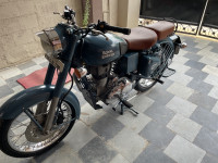 Royal Enfield Classic Squadron Blue