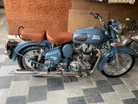 Royal Enfield Classic Squadron Blue
