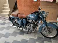 Royal Enfield Classic Squadron Blue
