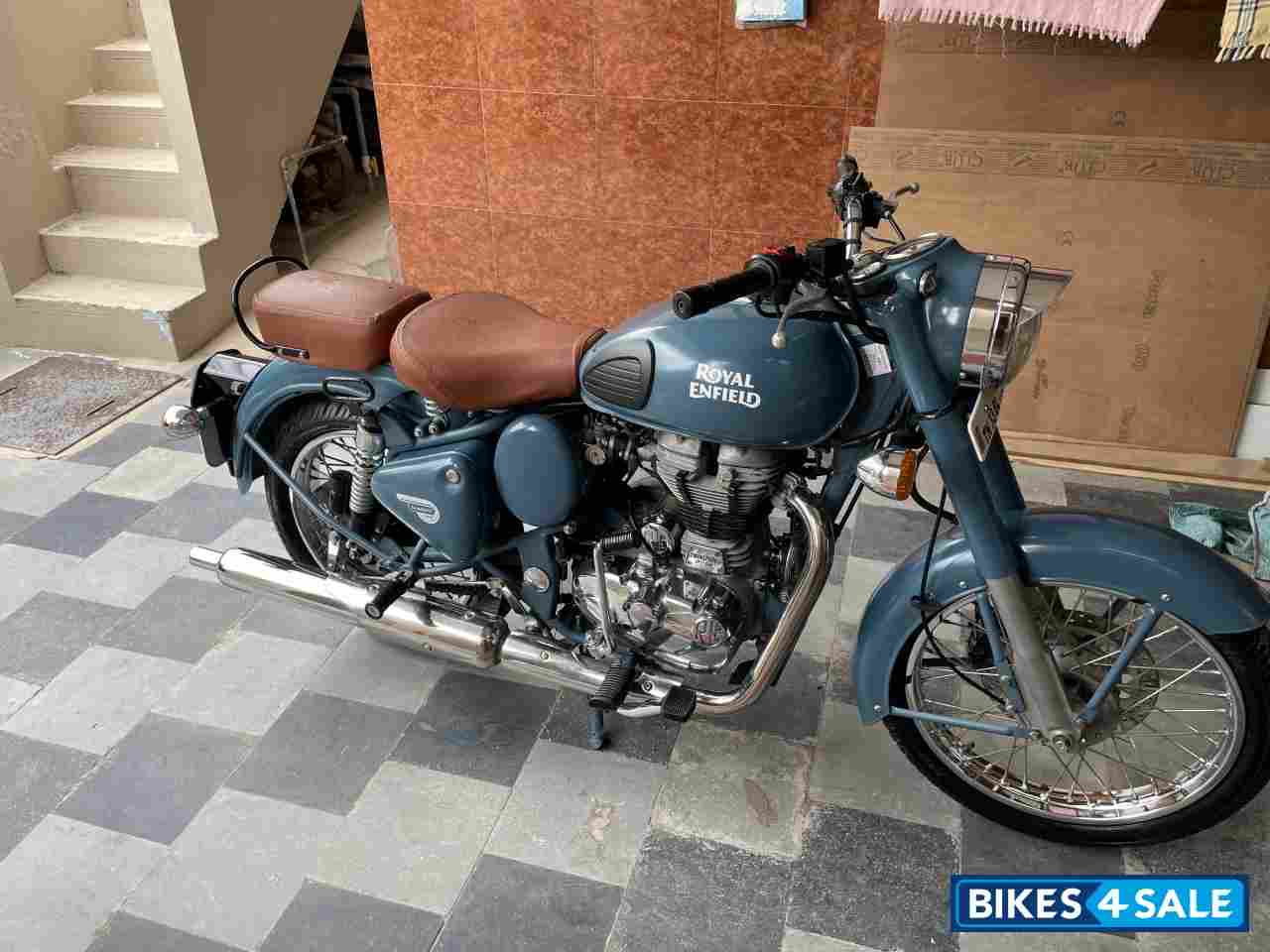 Royal Enfield Classic Squadron Blue