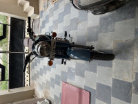 Royal Enfield Classic Squadron Blue