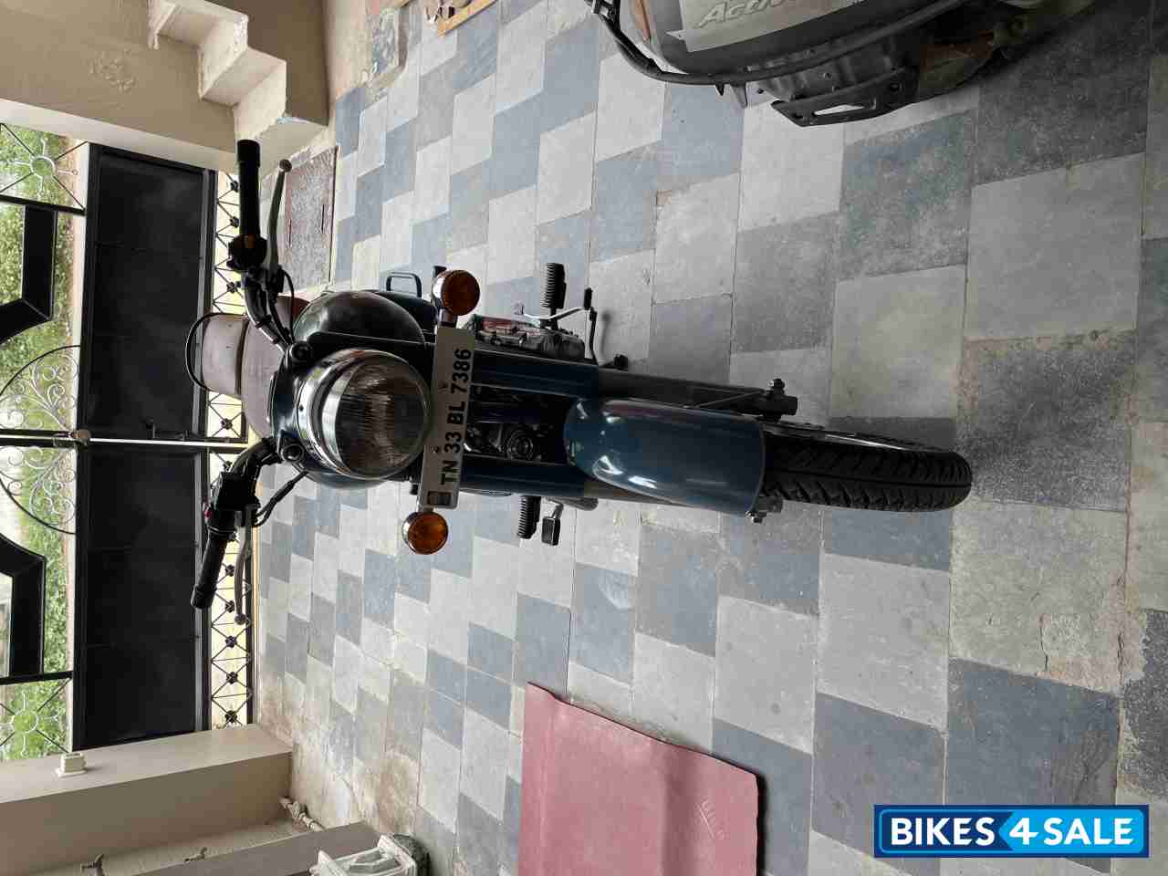 Royal Enfield Classic Squadron Blue