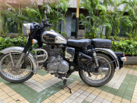 Black Royal Enfield Classic 500
