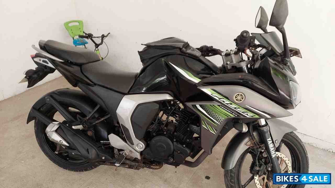 Black Grey Yamaha Fazer FI V2