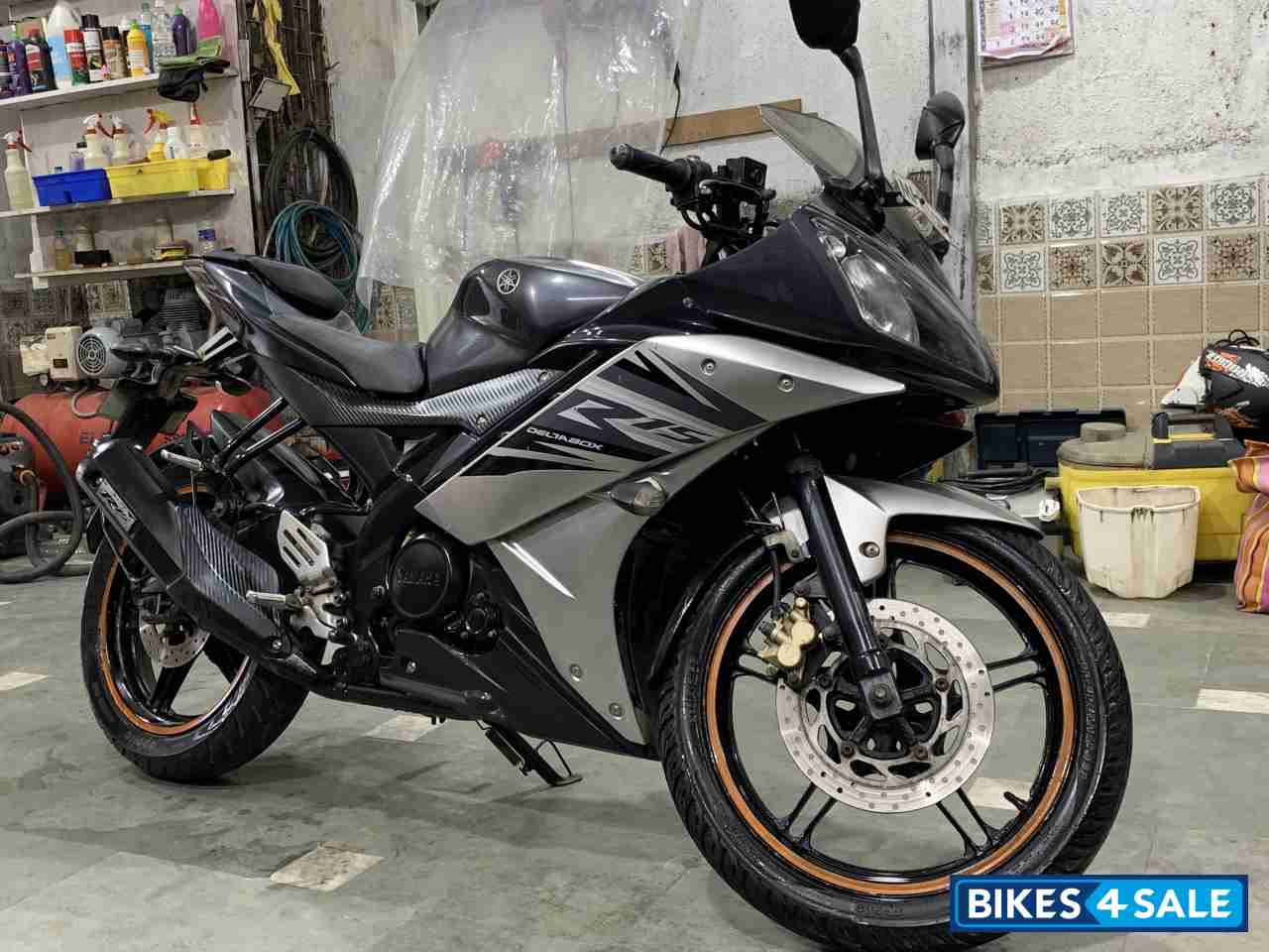 Yamaha YZF R15 V2