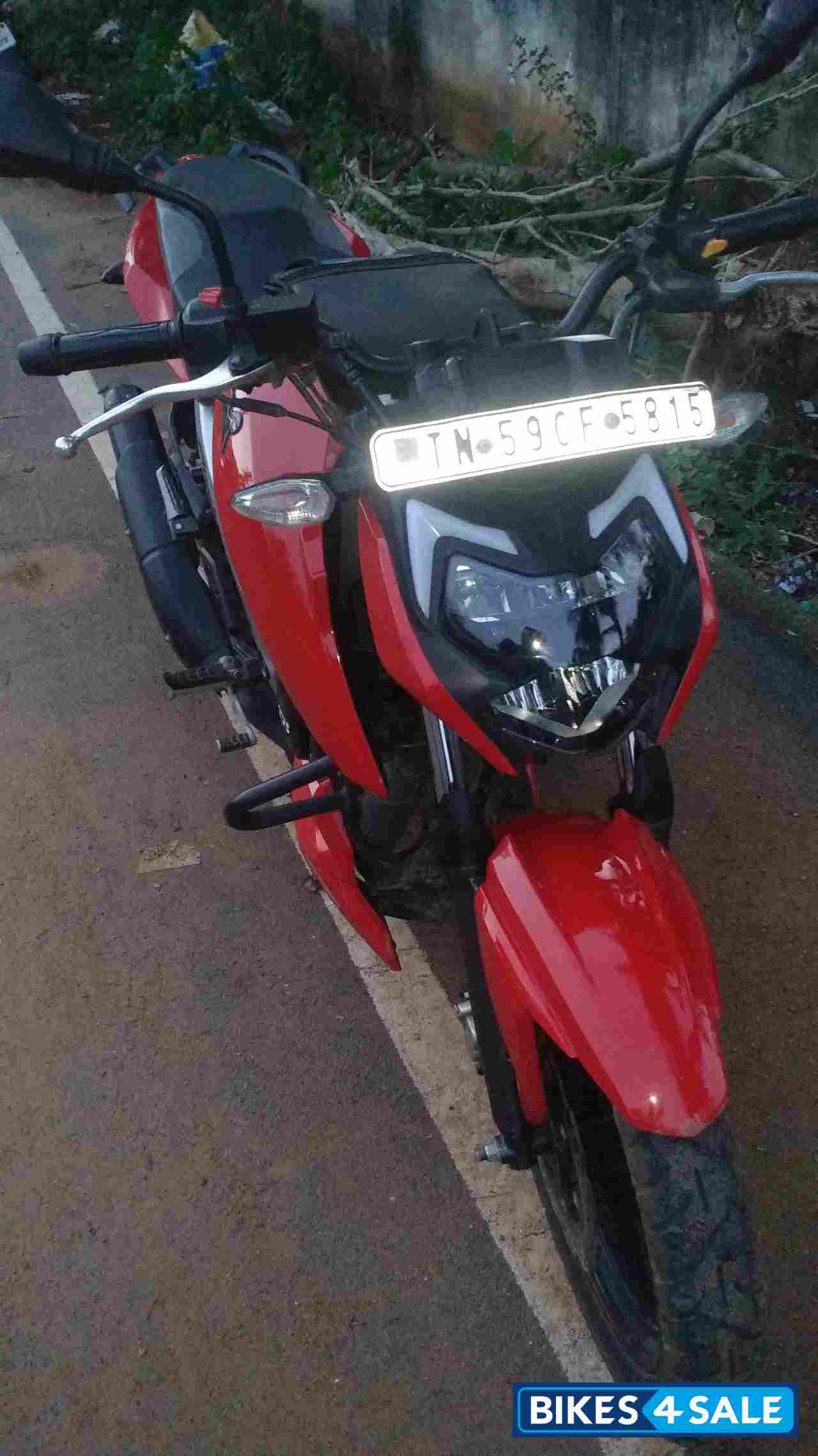 Red TVS Apache RTR 160 4V BS6