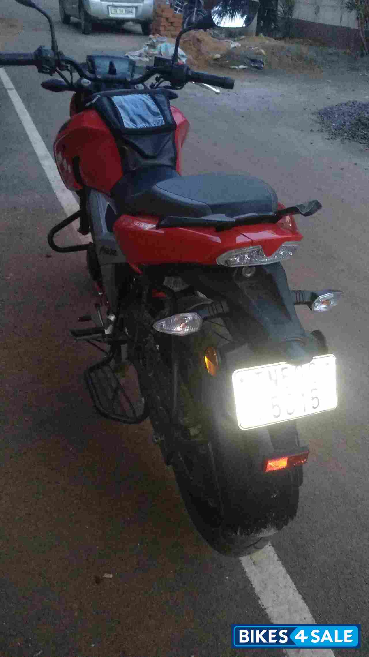 Red TVS Apache RTR 160 4V BS6