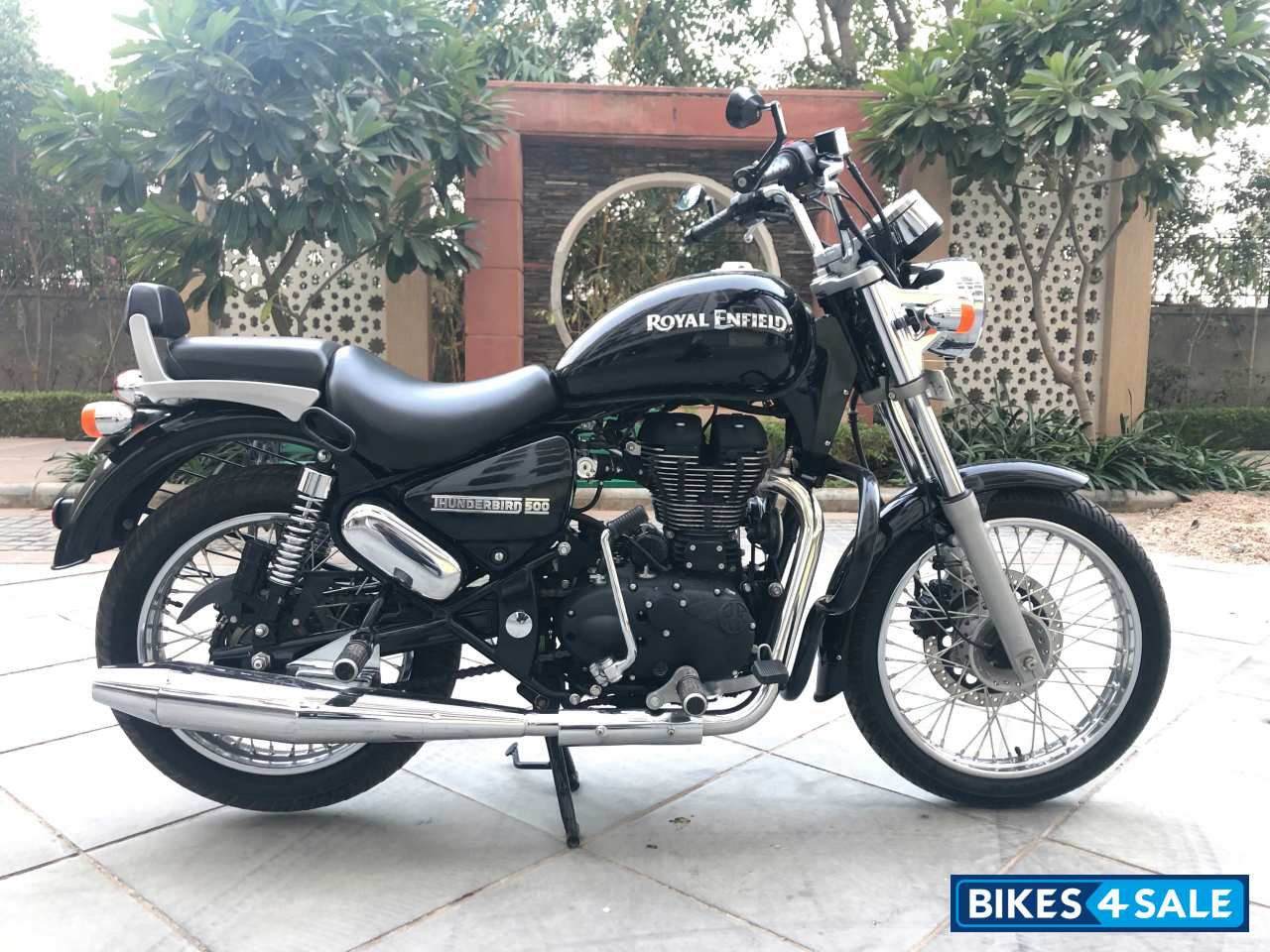 Black Royal Enfield Thunderbird 500