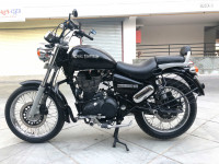 Black Royal Enfield Thunderbird 500