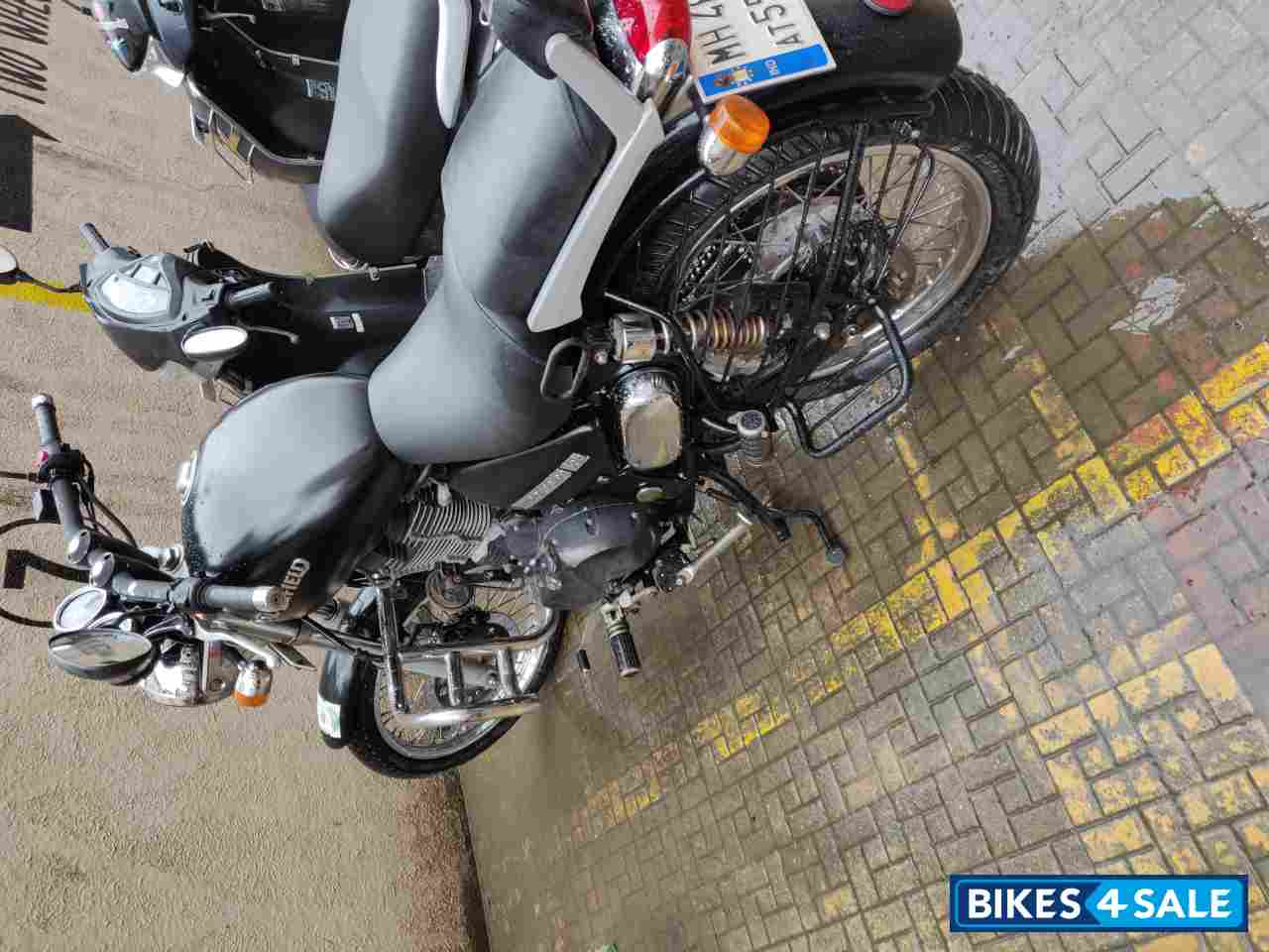 Black Royal Enfield Thunderbird 500