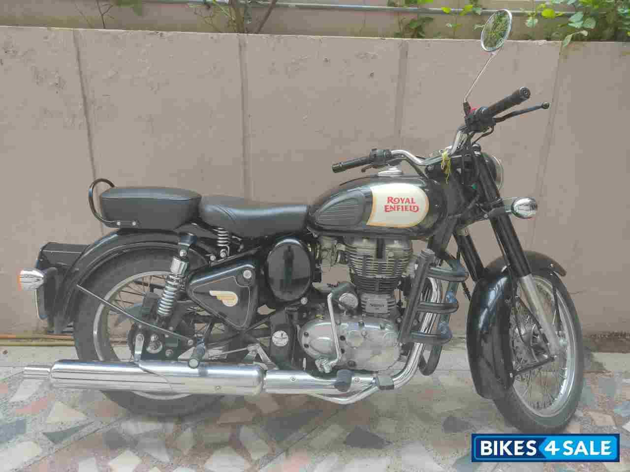 Black Royal Enfield Classic 350
