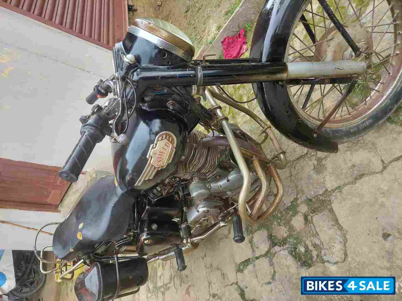 Black Royal Enfield Bullet Standard 350