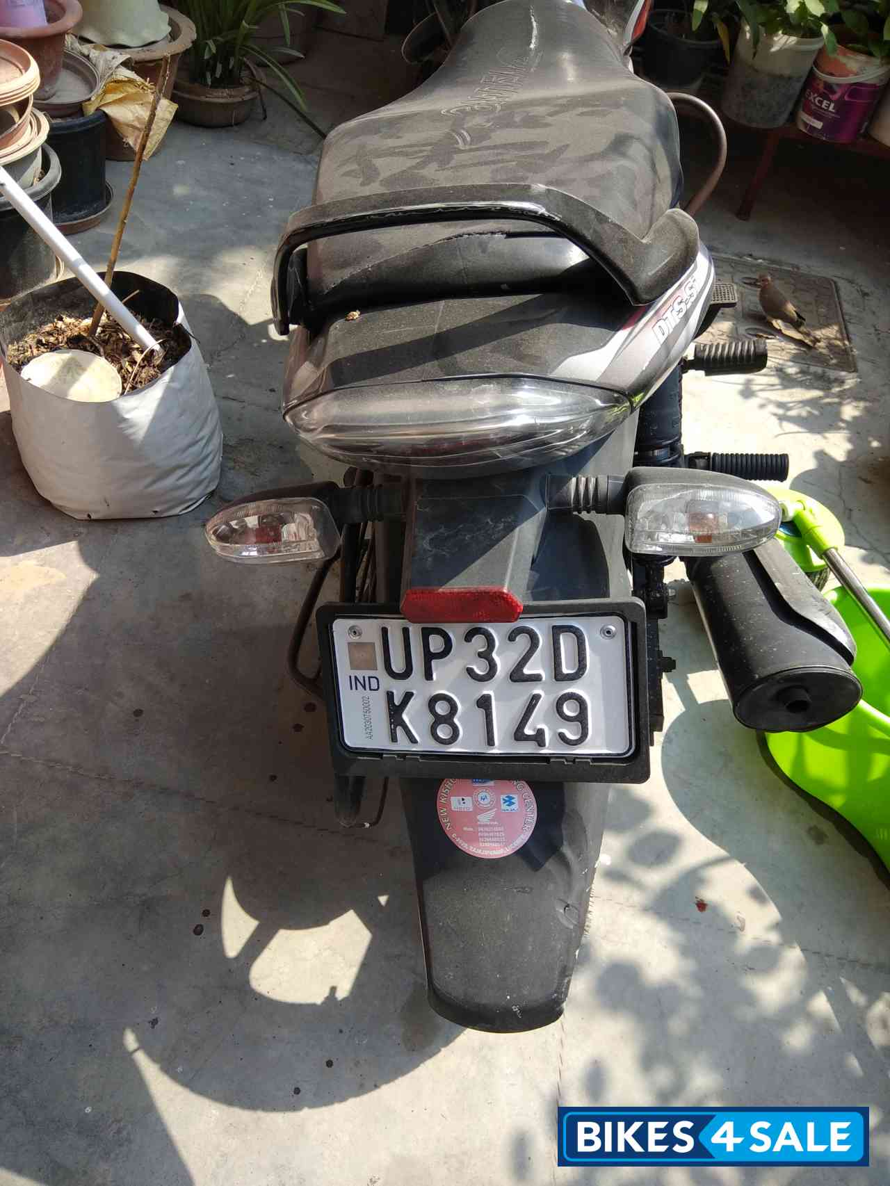 Red Black Bajaj Discover 100 DTS-Si