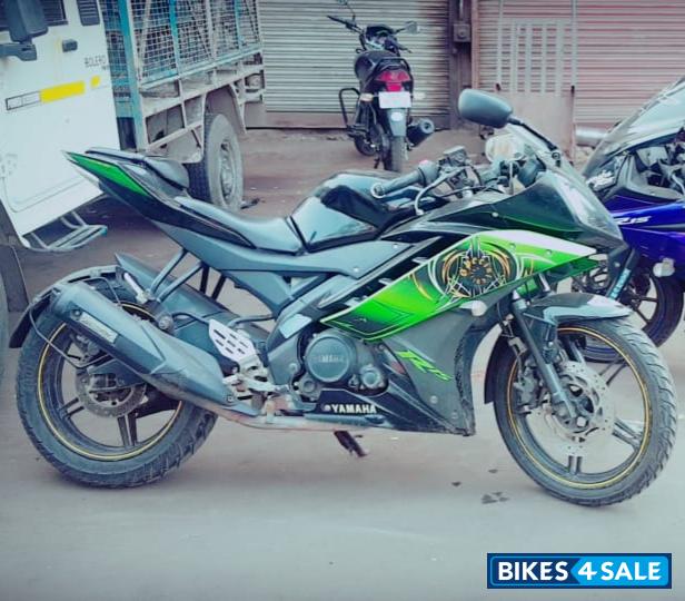 Yamaha YZF R15 V2