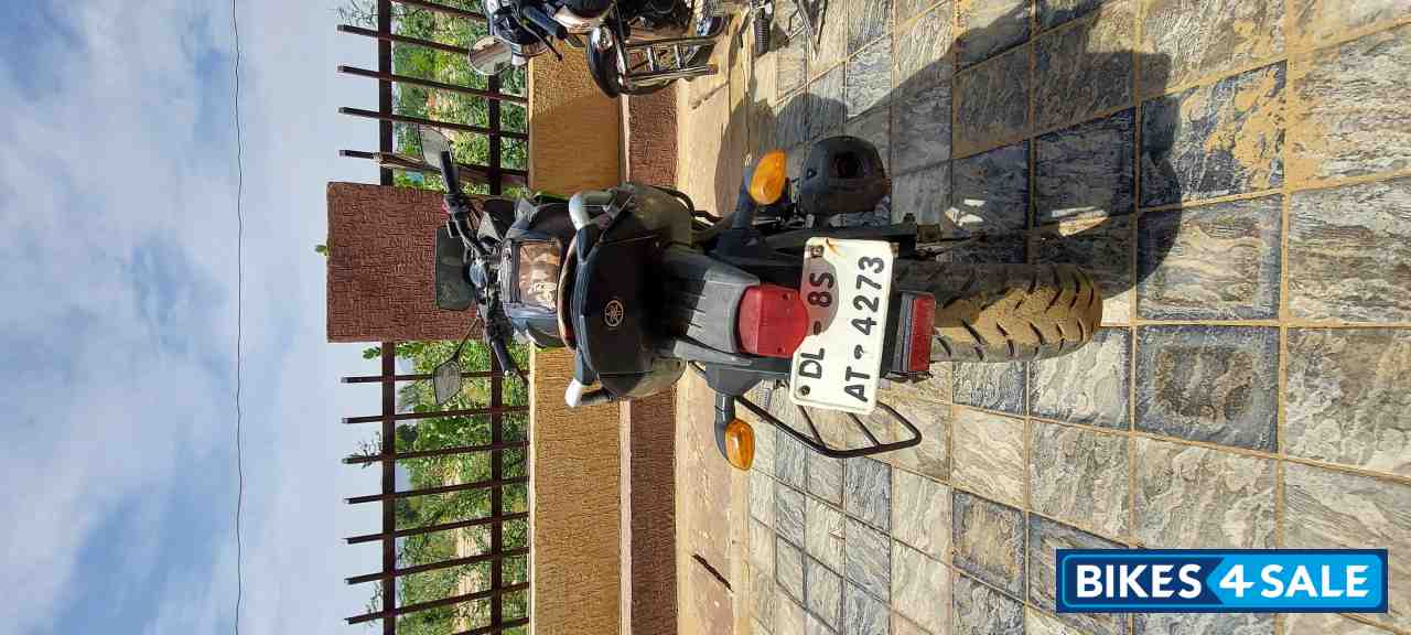 Black Green Yamaha Fazer