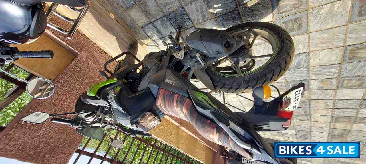 Black Green Yamaha Fazer
