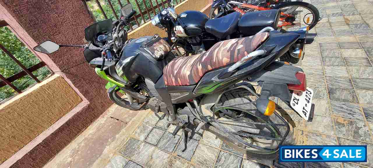 Black Green Yamaha Fazer