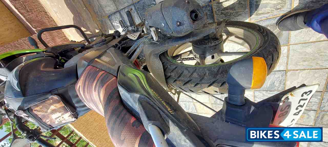 Black Green Yamaha Fazer