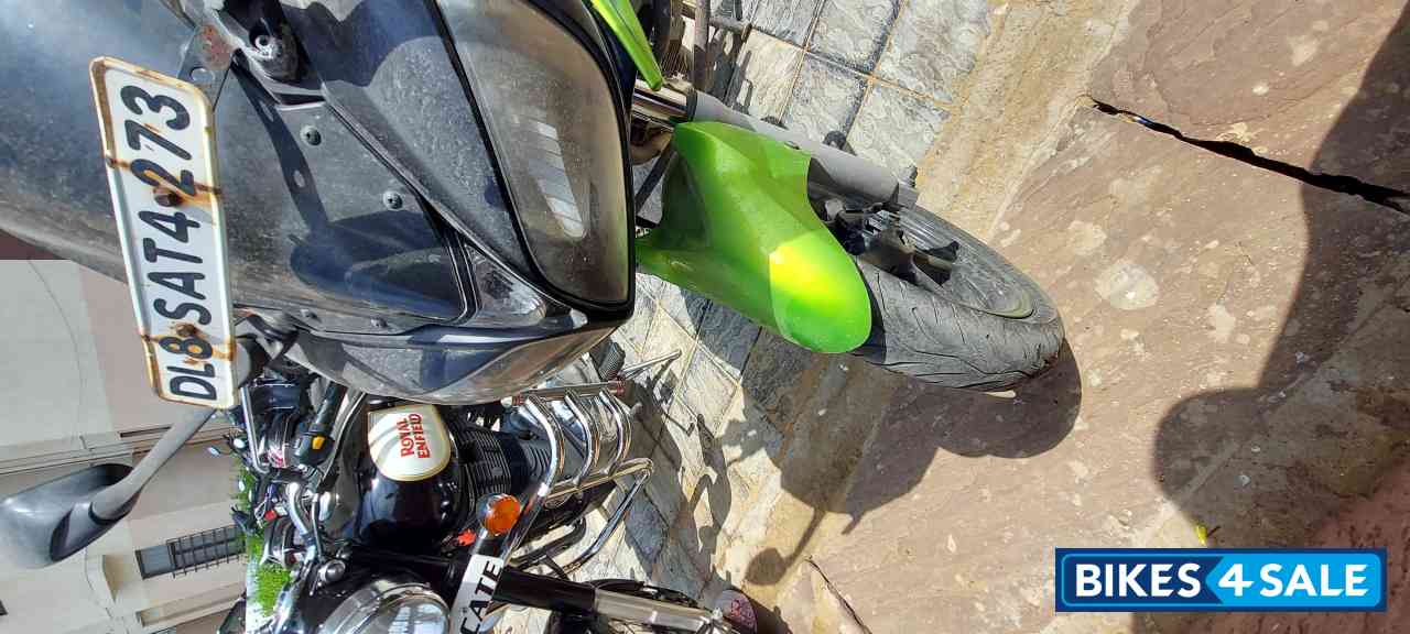 Black Green Yamaha Fazer