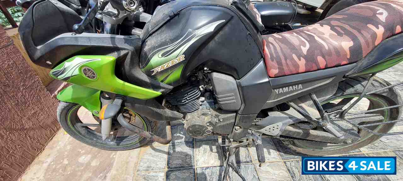 Black Green Yamaha Fazer