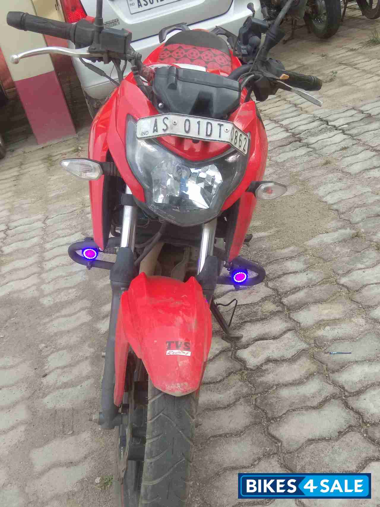 Red & White TVS Apache RTR 160 4V