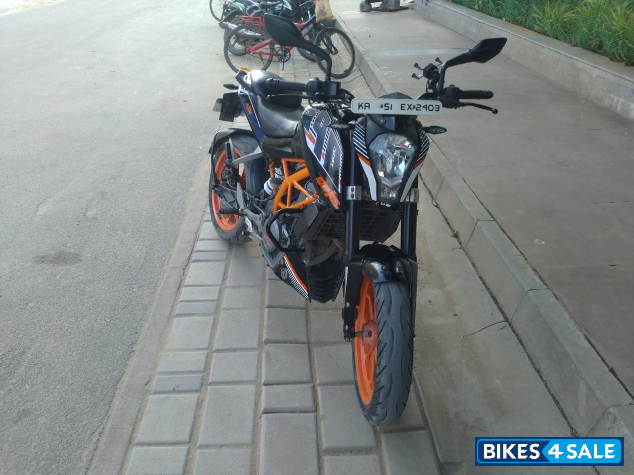 Black KTM Duke 390