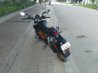 Black KTM Duke 390