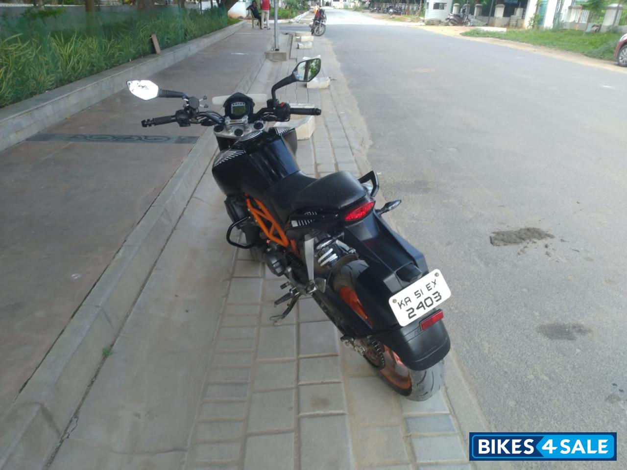 Black KTM Duke 390
