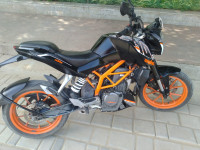 Black KTM Duke 390