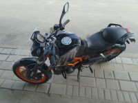Black KTM Duke 390