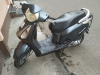 Grey Honda Aviator