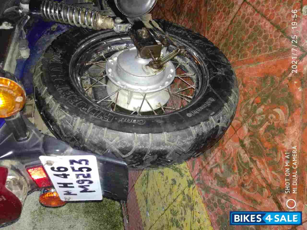 Bajaj Avenger 220 DTS-i