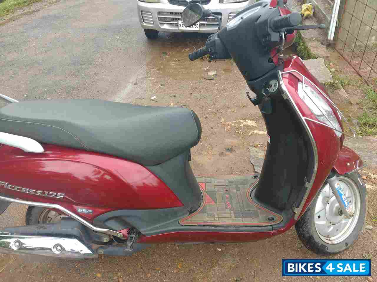 Red Suzuki Access 125 BS6