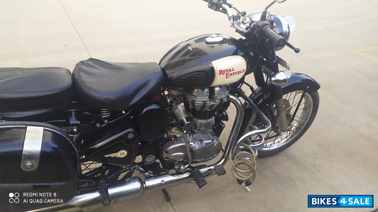 Black Royal Enfield Classic 350 Black Royal Enfield Classic 350