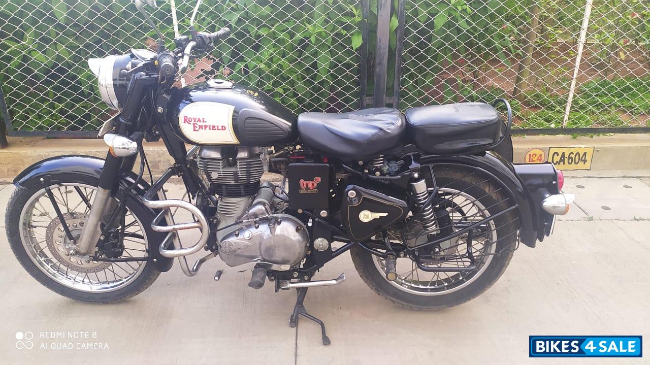 Black Royal Enfield Classic 350 Black Royal Enfield Classic 350