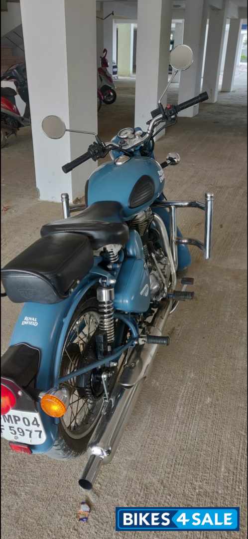 Royal Enfield Classic Squadron Blue Royal Enfield Classic Squadron Blue