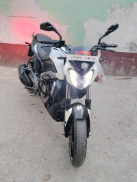 Classic White Bajaj Dominar 400 ABS BS6