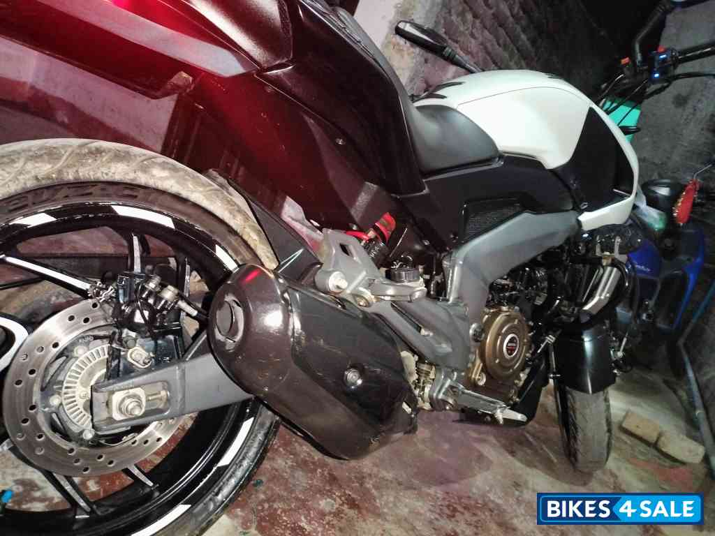 Classic White Bajaj Dominar 400 ABS BS6