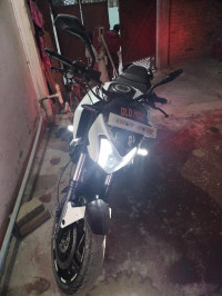 Classic White Bajaj Dominar 400 ABS BS6