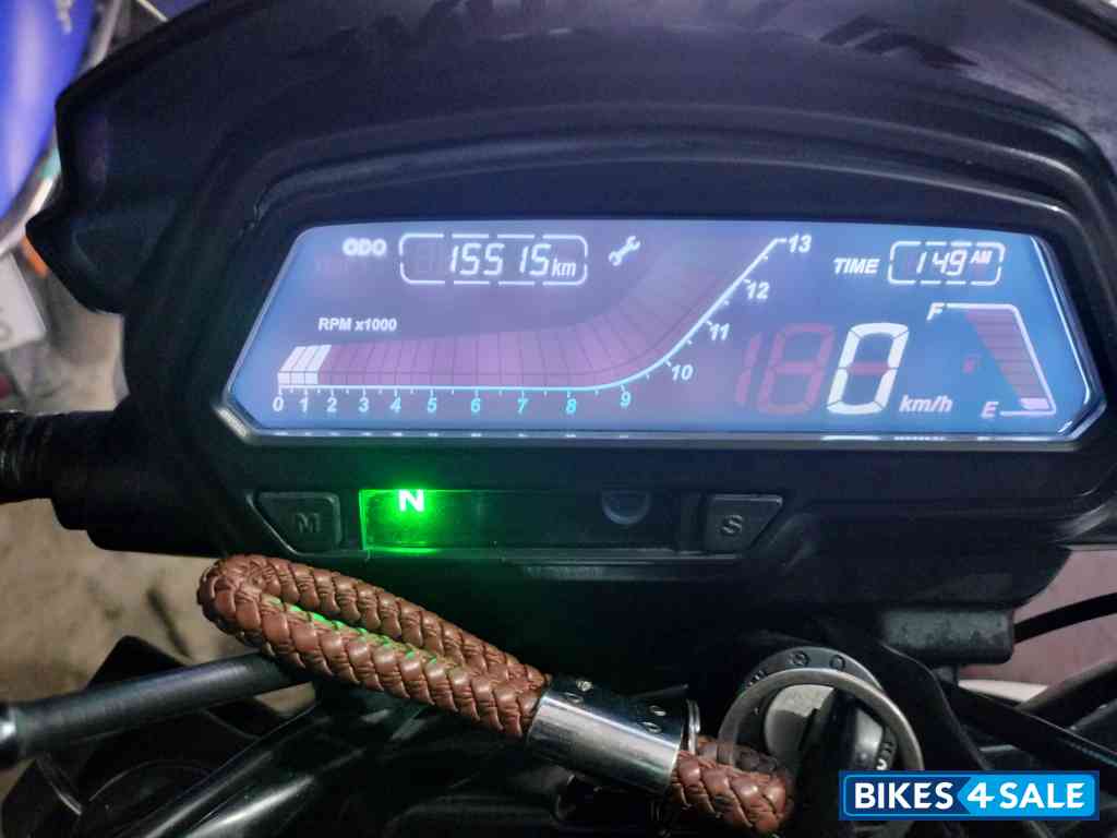 Classic White Bajaj Dominar 400 ABS BS6