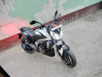 Classic White Bajaj Dominar 400 ABS BS6
