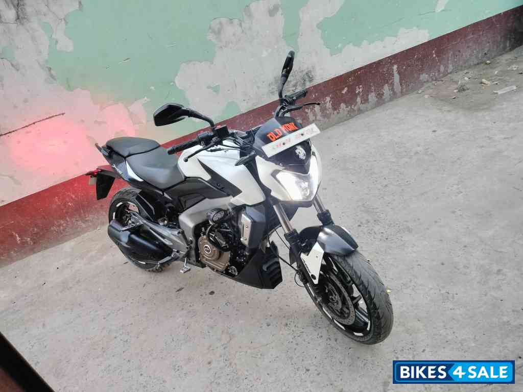 Classic White Bajaj Dominar 400 ABS BS6