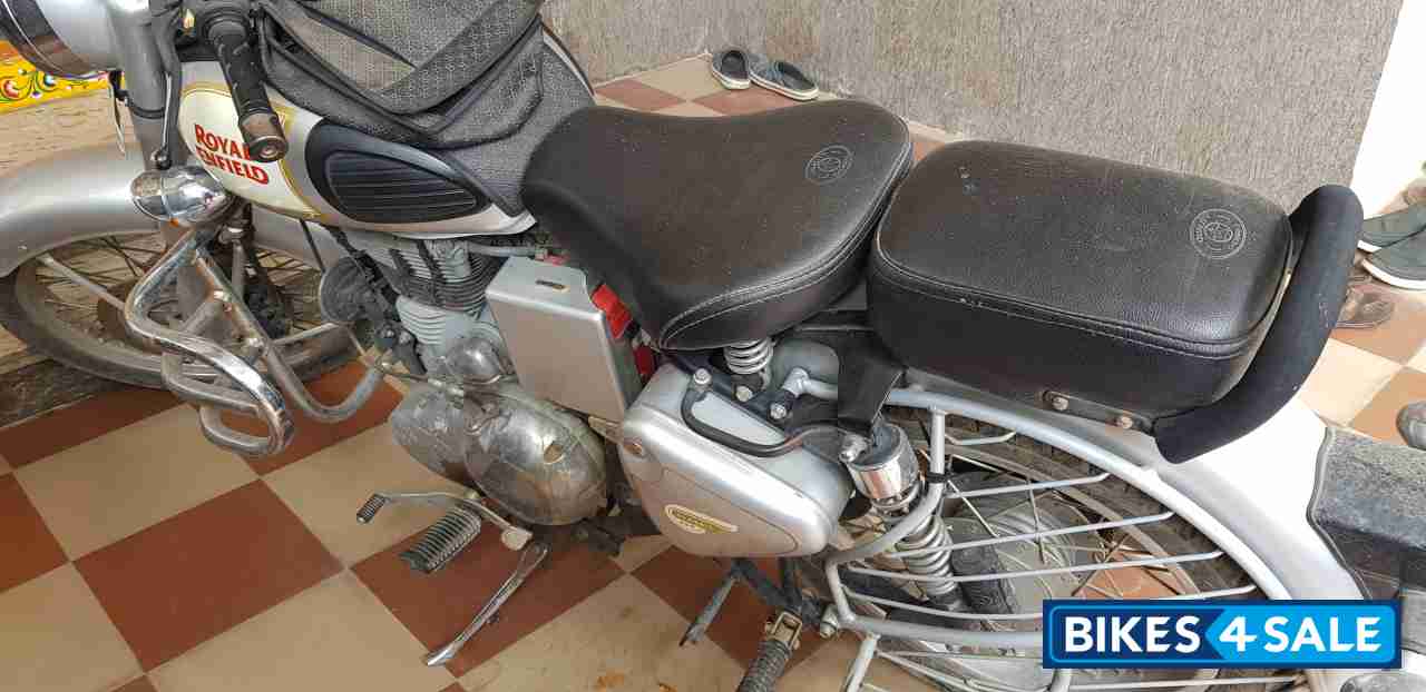 Silver Royal Enfield Classic 350 Silver Royal Enfield Classic 350