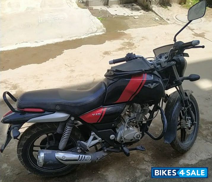 Ebony Black(met) Bajaj V15
