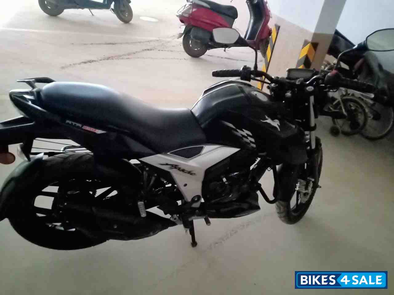 TVS Apache RTR 160 4V