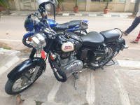 Black Royal Enfield Bullet Standard 350