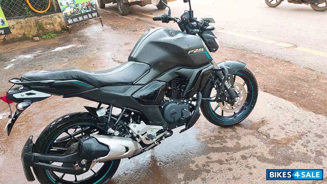 Matt Black Yamaha FZ-S FI V3